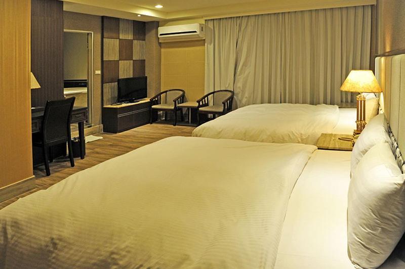 Maple Hotel Тайнань Экстерьер фото