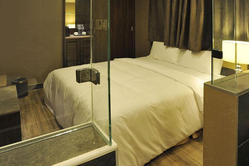 Maple Hotel Тайнань Экстерьер фото