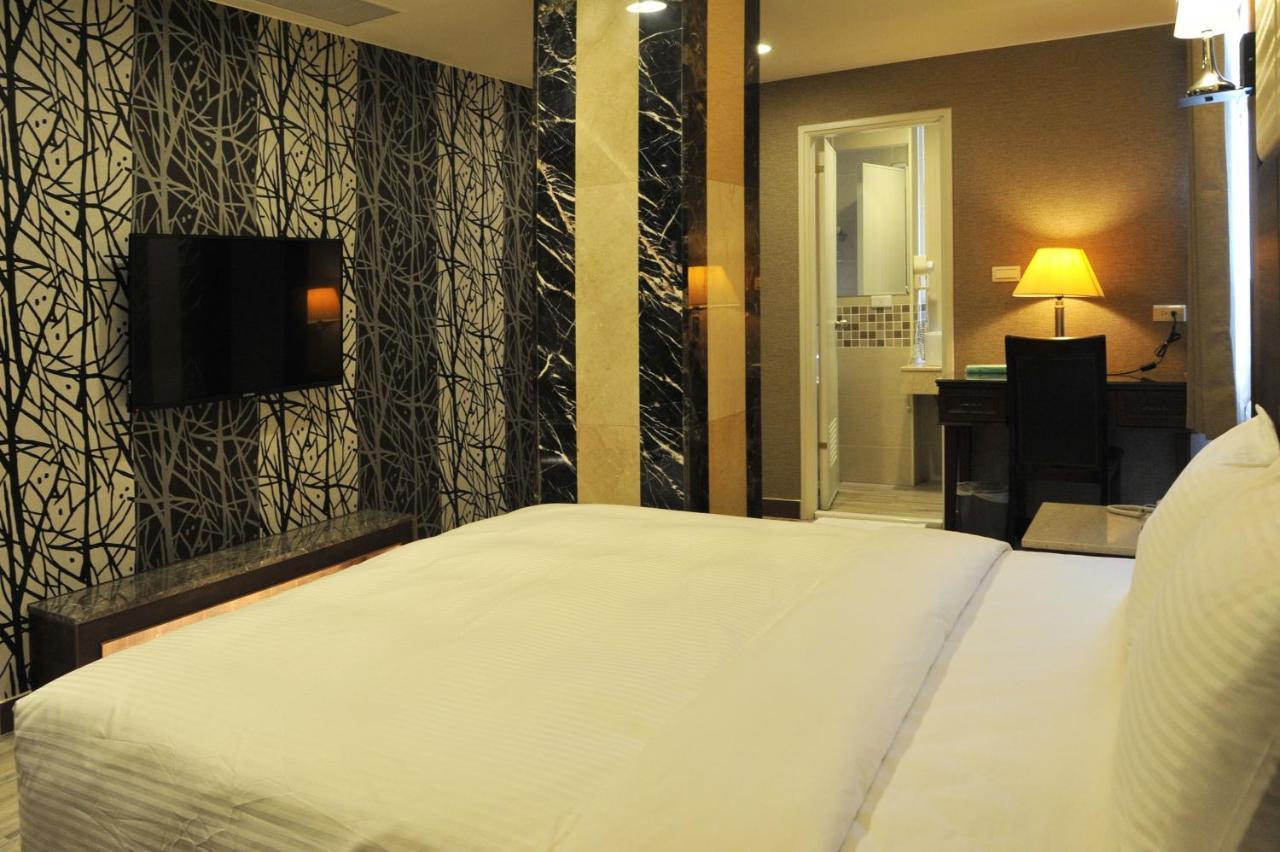 Maple Hotel Тайнань Экстерьер фото