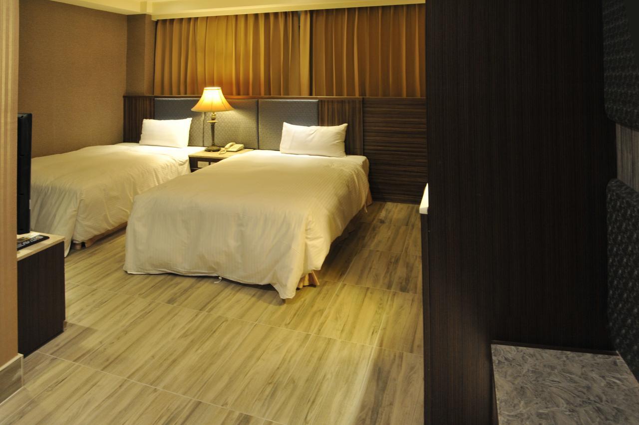 Maple Hotel Тайнань Экстерьер фото