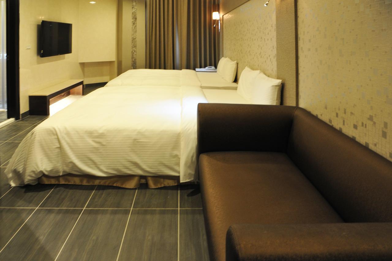 Maple Hotel Тайнань Экстерьер фото