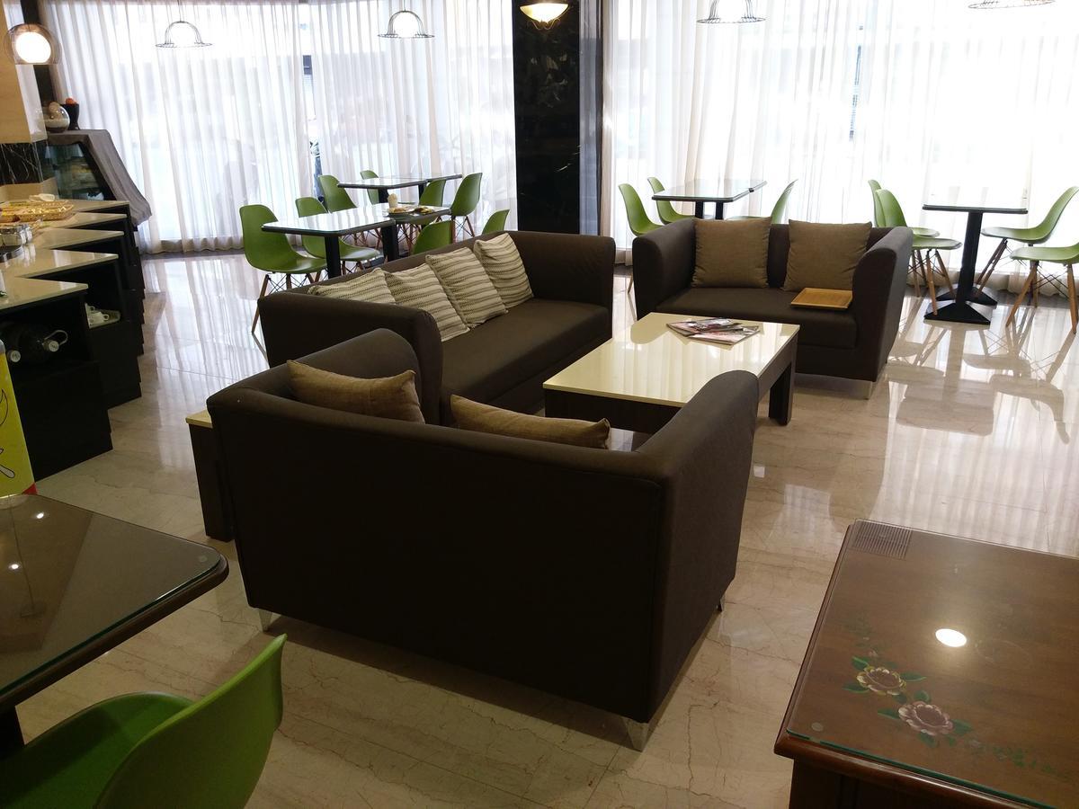 Maple Hotel Тайнань Экстерьер фото