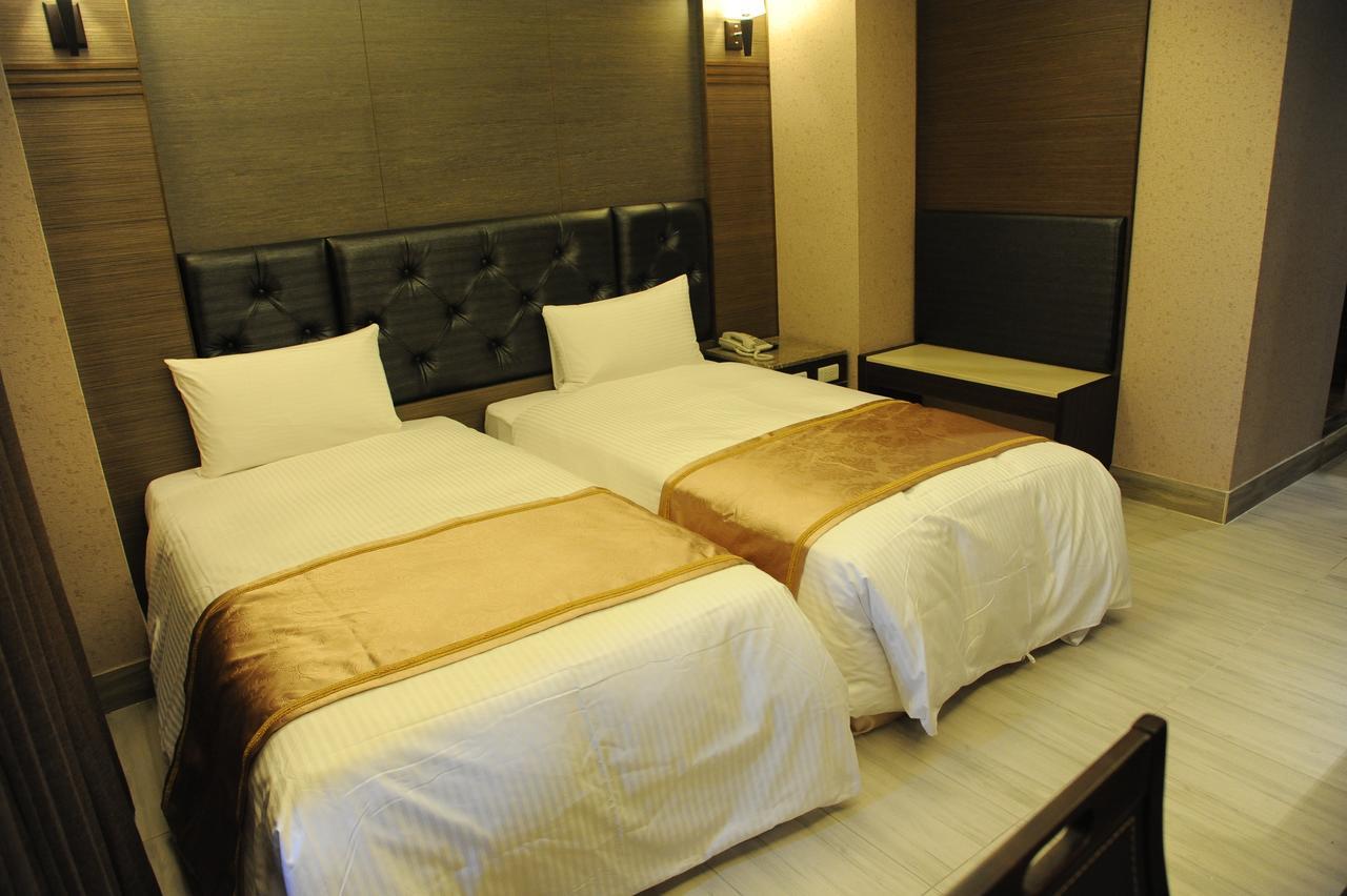 Maple Hotel Тайнань Экстерьер фото