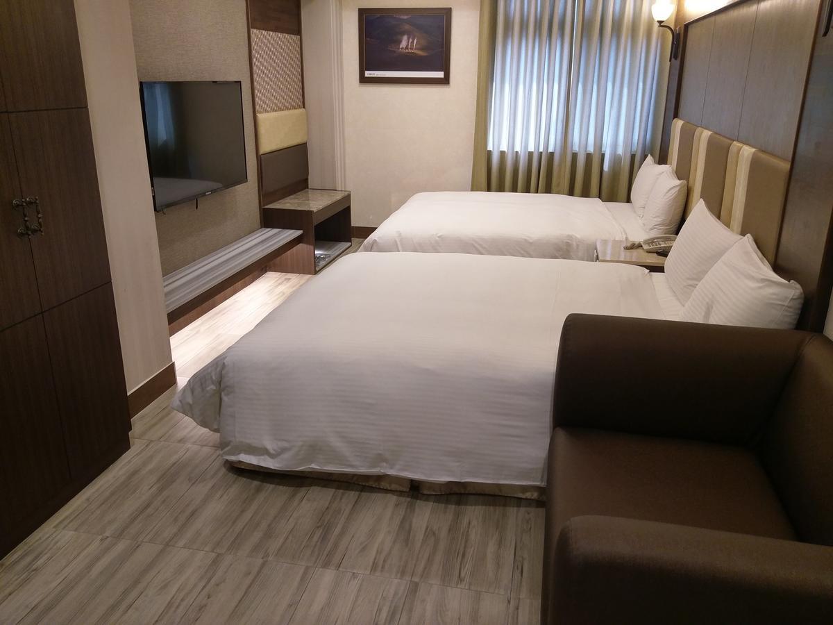 Maple Hotel Тайнань Экстерьер фото
